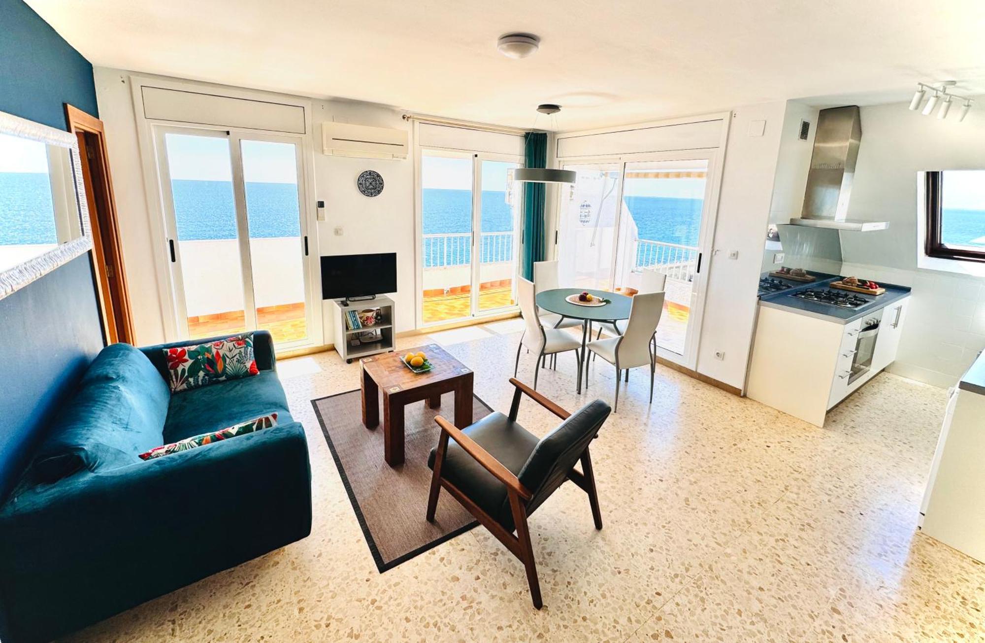 Charming Sea Front 3 Bedroom Apartment - Incredible Views! L'Ametlla de Mar Exterior foto
