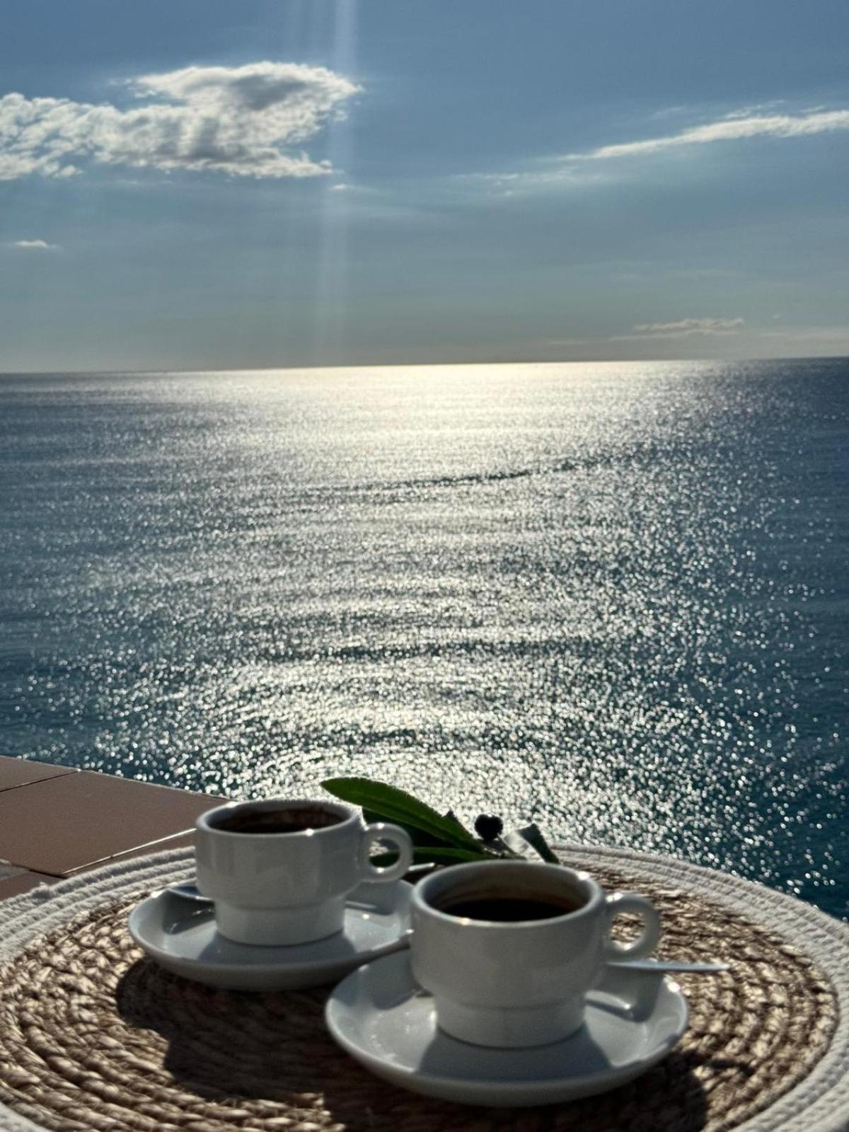 Charming Sea Front 3 Bedroom Apartment - Incredible Views! L'Ametlla de Mar Exterior foto