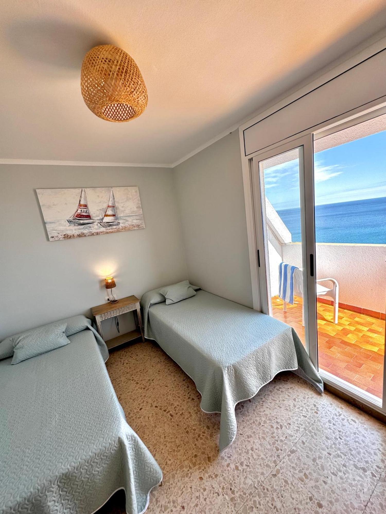 Charming Sea Front 3 Bedroom Apartment - Incredible Views! L'Ametlla de Mar Exterior foto